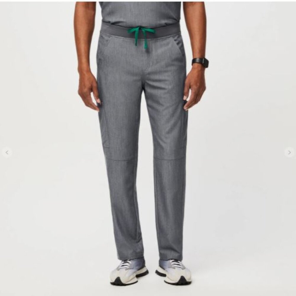 FIGS Men's FIONx Axim Cargo Scrub Pants™ Size M Straight Leg Healthcare Graphite